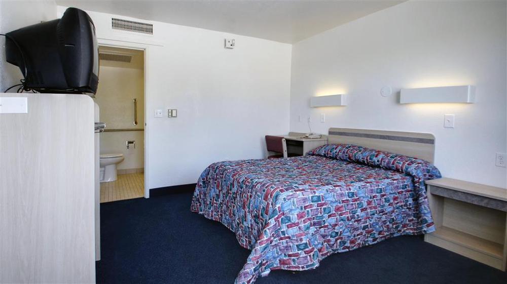 Econo Lodge ميد فيل الغرفة الصورة